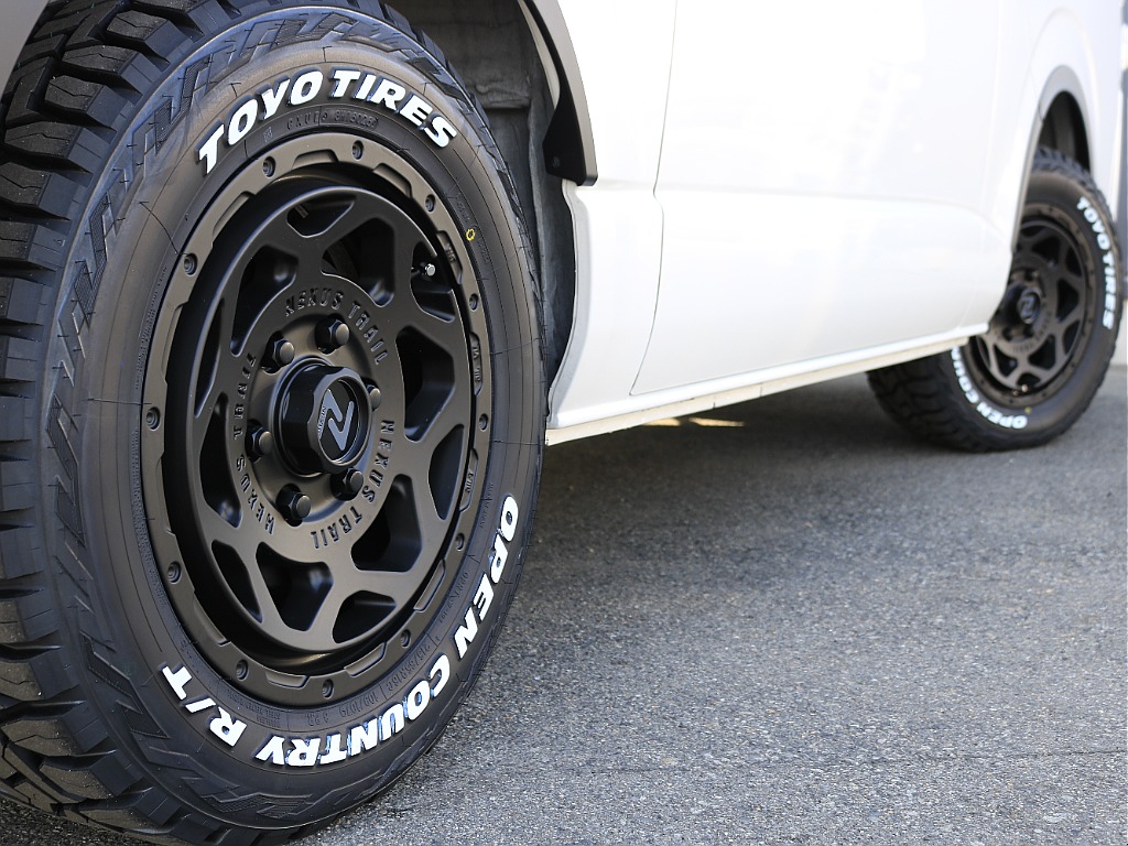 新品TOYOオープンカントリータイヤ