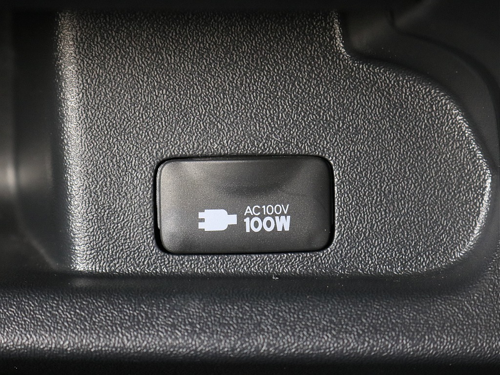 内外装、足回り、ナビと欲しい装備をパッケージングでコンプリートカスタム★もちろん追加カスタムもお任せください！どんなカスタムもお任せください！お客様のニーズに合わせたご提案をさせていただきます！