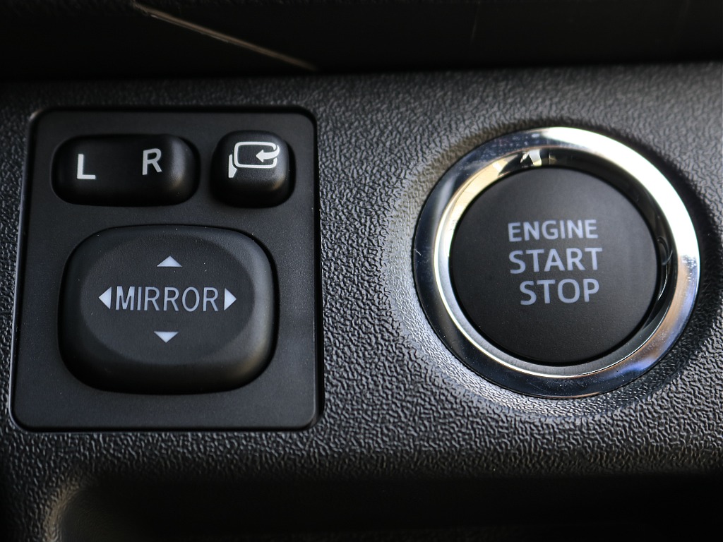 内外装、足回り、ナビと欲しい装備をパッケージングでコンプリートカスタム★もちろん追加カスタムもお任せください！どんなカスタムもお任せください！お客様のニーズに合わせたご提案をさせていただきます！