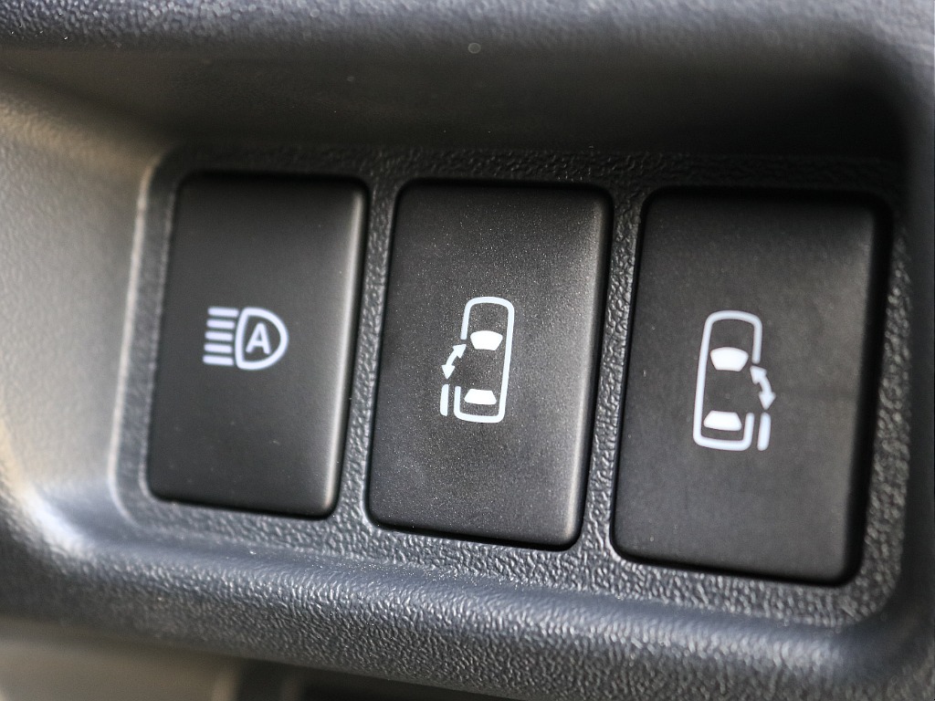 内外装、足回り、ナビと欲しい装備をパッケージングでコンプリートカスタム★もちろん追加カスタムもお任せください！どんなカスタムもお任せください！お客様のニーズに合わせたご提案をさせていただきます！