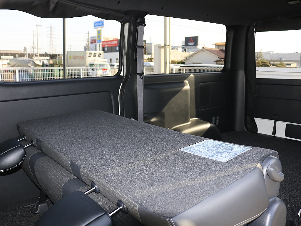 内外装、足回り、ナビと欲しい装備をパッケージングでコンプリートカスタム★もちろん追加カスタムもお任せください！どんなカスタムもお任せください！お客様のニーズに合わせたご提案をさせていただきます！