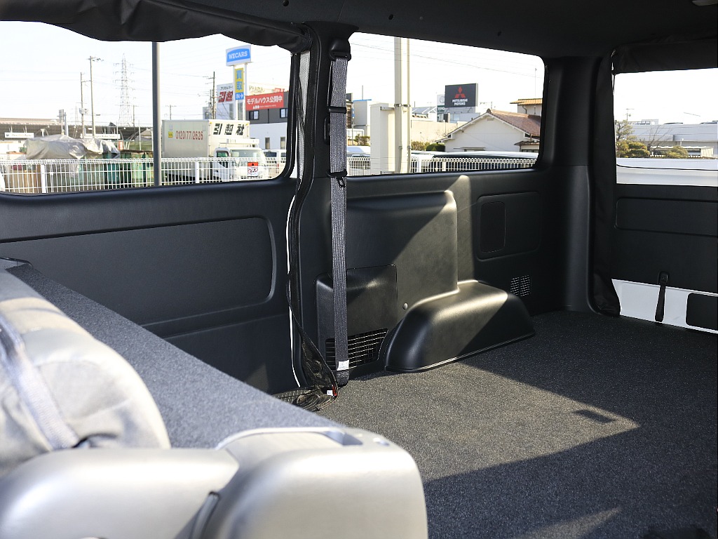 内外装、足回り、ナビと欲しい装備をパッケージングでコンプリートカスタム★もちろん追加カスタムもお任せください！どんなカスタムもお任せください！お客様のニーズに合わせたご提案をさせていただきます！