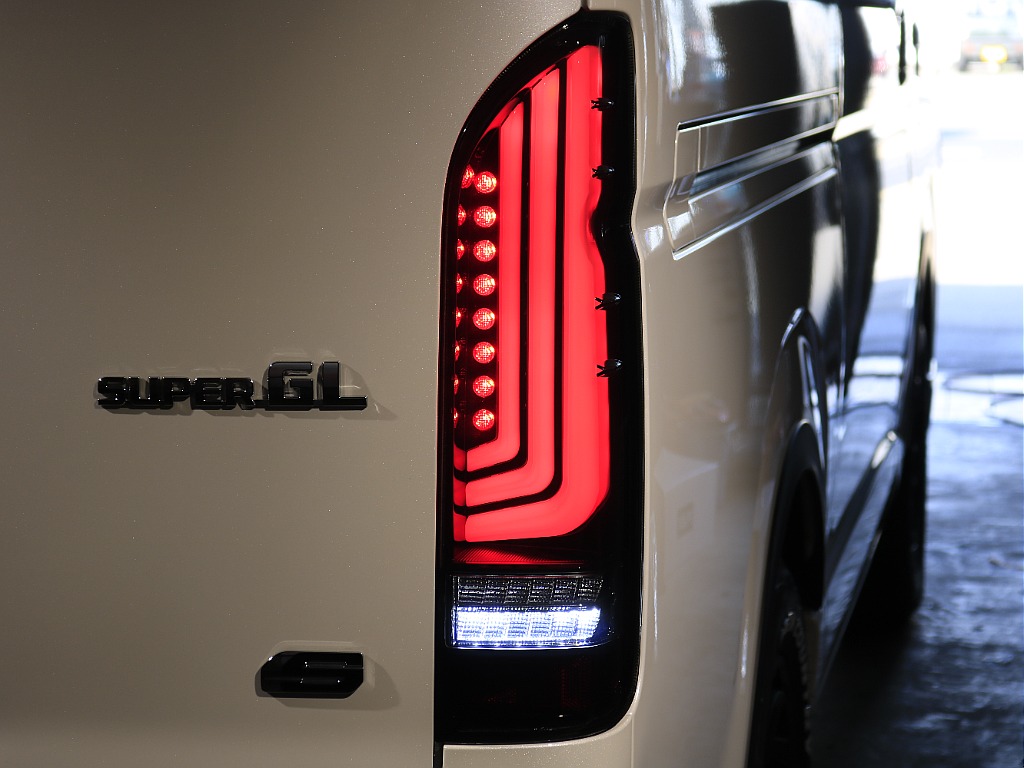 内外装、足回り、ナビと欲しい装備をパッケージングでコンプリートカスタム★もちろん追加カスタムもお任せください！どんなカスタムもお任せください！お客様のニーズに合わせたご提案をさせていただきます！