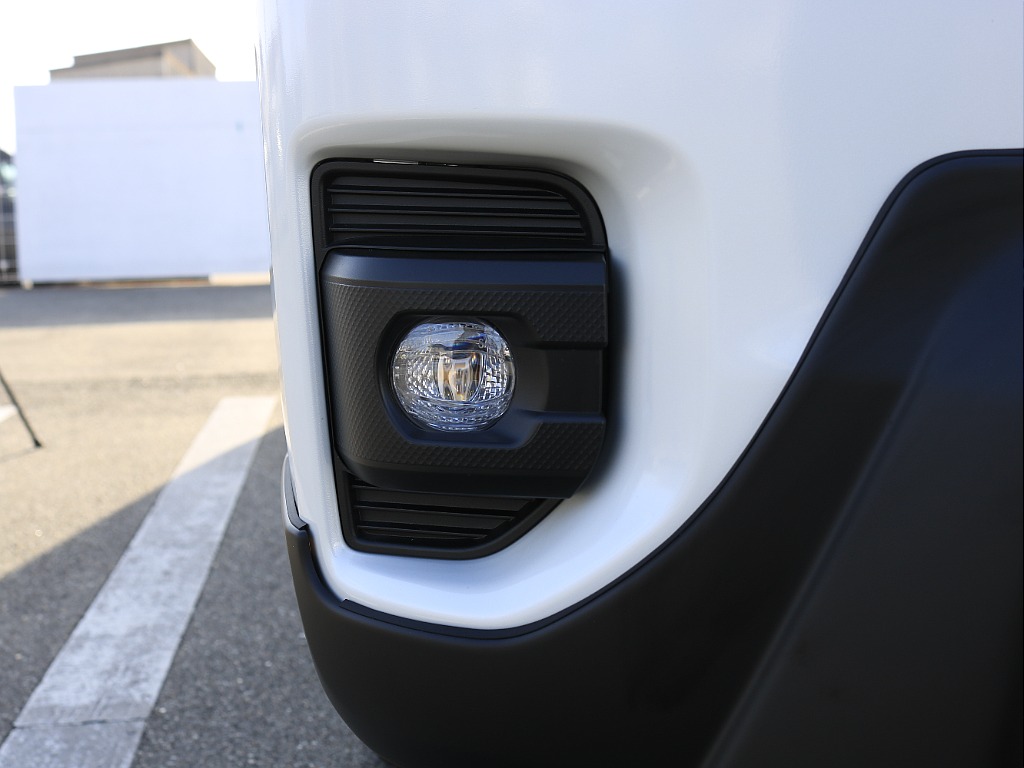 内外装、足回り、ナビと欲しい装備をパッケージングでコンプリートカスタム★もちろん追加カスタムもお任せください！どんなカスタムもお任せください！お客様のニーズに合わせたご提案をさせていただきます！