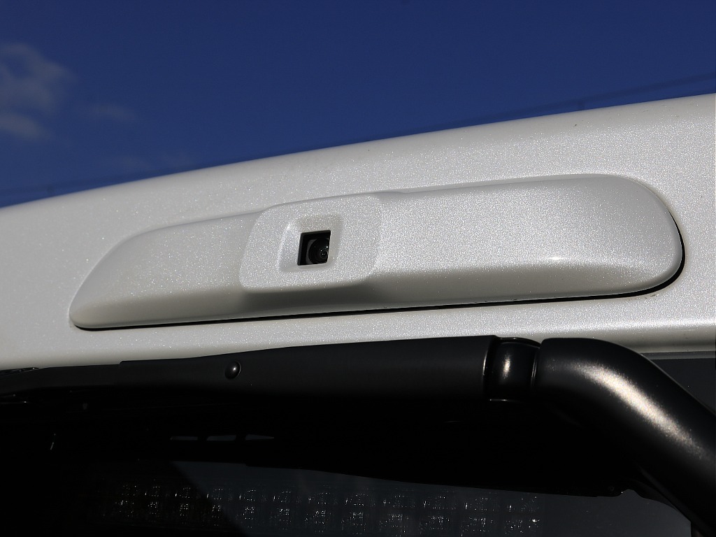 内外装、足回り、ナビと欲しい装備をパッケージングでコンプリートカスタム★もちろん追加カスタムもお任せください！どんなカスタムもお任せください！お客様のニーズに合わせたご提案をさせていただきます！