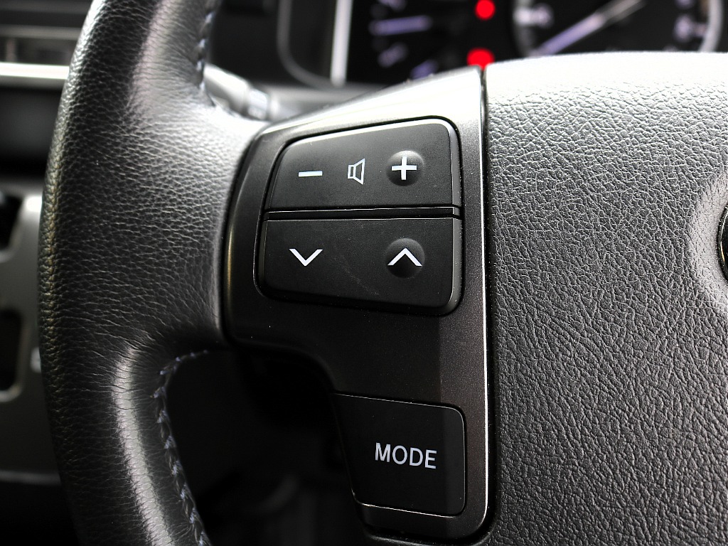 内外装、足回り、ナビと欲しい装備をパッケージングでコンプリートカスタム★もちろん追加カスタムもお任せください！どんなカスタムもお任せください！お客様のニーズに合わせたご提案をさせていただきます！