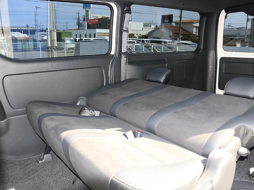 内外装、足回り、ナビと欲しい装備をパッケージングでコンプリートカスタム★もちろん追加カスタムもお任せください！どんなカスタムもお任せください！お客様のニーズに合わせたご提案をさせていただきます！