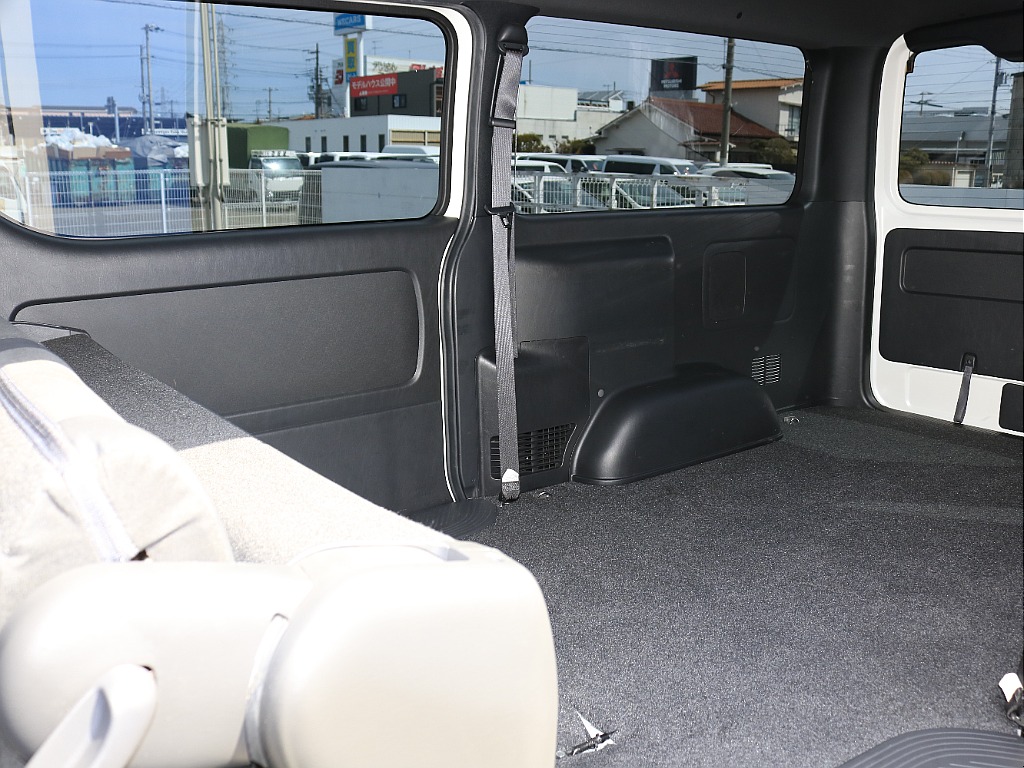 内外装、足回り、ナビと欲しい装備をパッケージングでコンプリートカスタム★もちろん追加カスタムもお任せください！どんなカスタムもお任せください！お客様のニーズに合わせたご提案をさせていただきます！