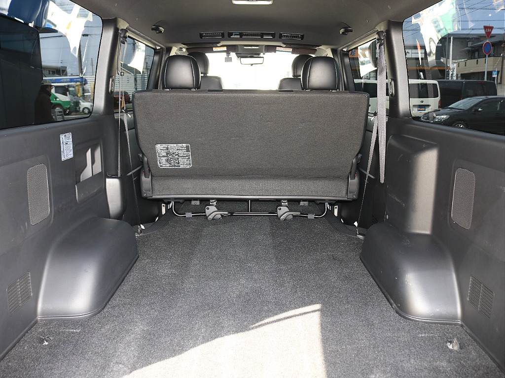 内外装、足回り、ナビと欲しい装備をパッケージングでコンプリートカスタム★もちろん追加カスタムもお任せください！どんなカスタムもお任せください！お客様のニーズに合わせたご提案をさせていただきます！