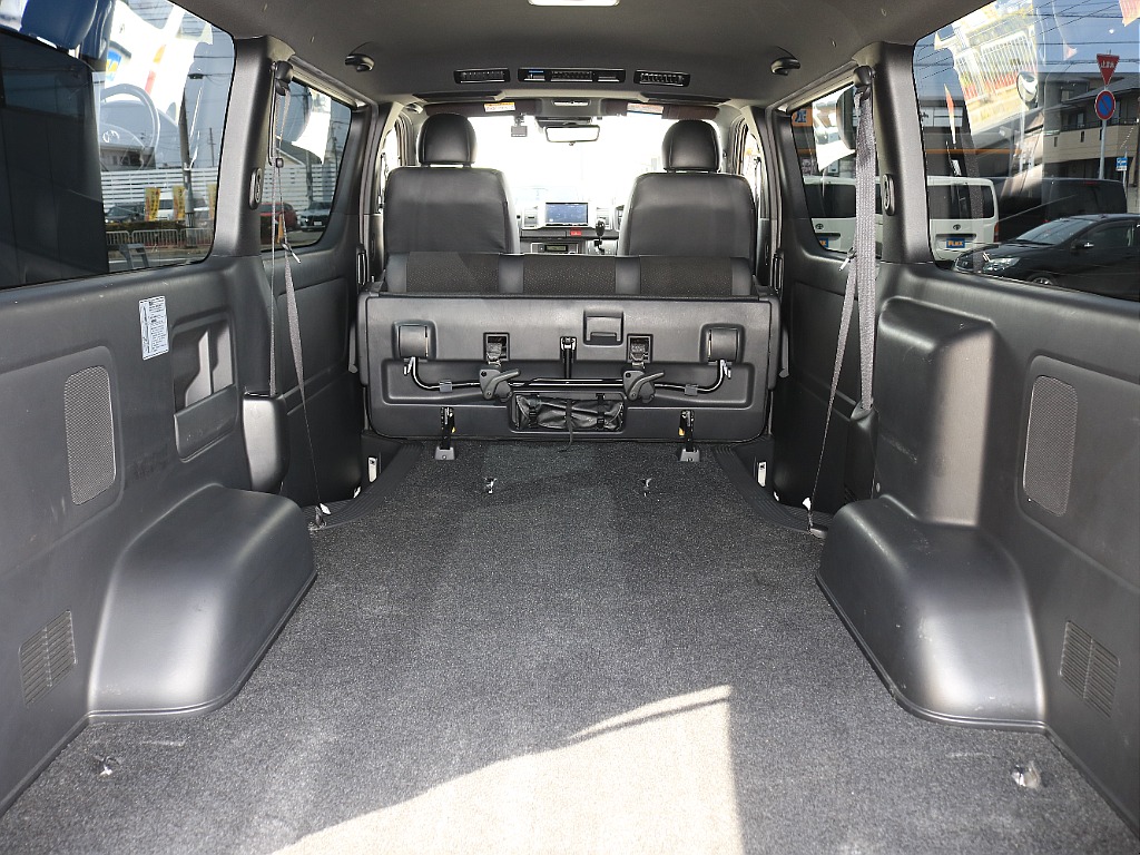 内外装、足回り、ナビと欲しい装備をパッケージングでコンプリートカスタム★もちろん追加カスタムもお任せください！どんなカスタムもお任せください！お客様のニーズに合わせたご提案をさせていただきます！