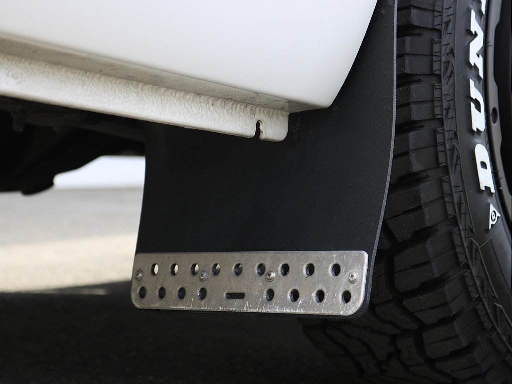 内外装、足回り、ナビと欲しい装備をパッケージングでコンプリートカスタム★もちろん追加カスタムもお任せください！どんなカスタムもお任せください！お客様のニーズに合わせたご提案をさせていただきます！