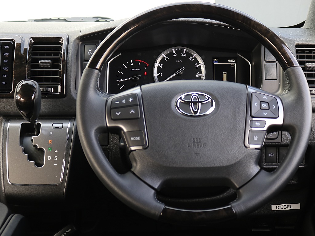 トヨタ ハイエースバン(17枚目)