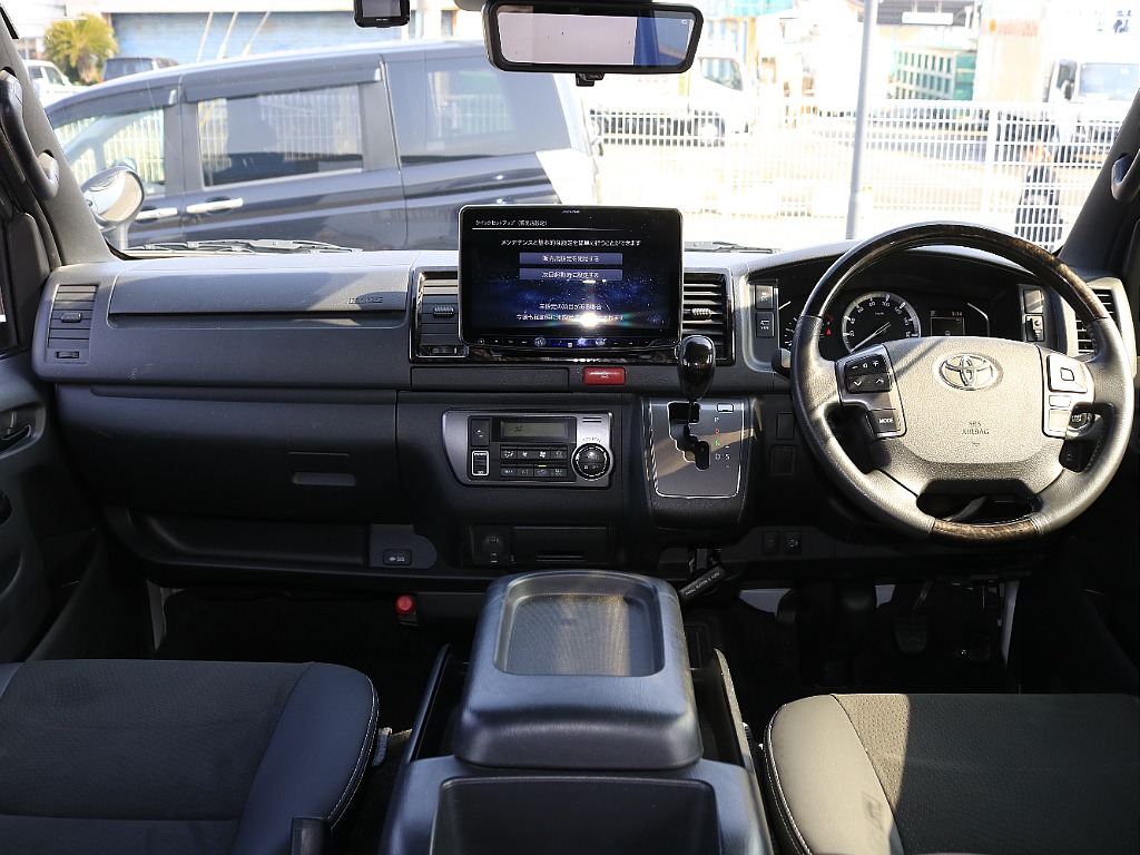 上質なインパネ周り