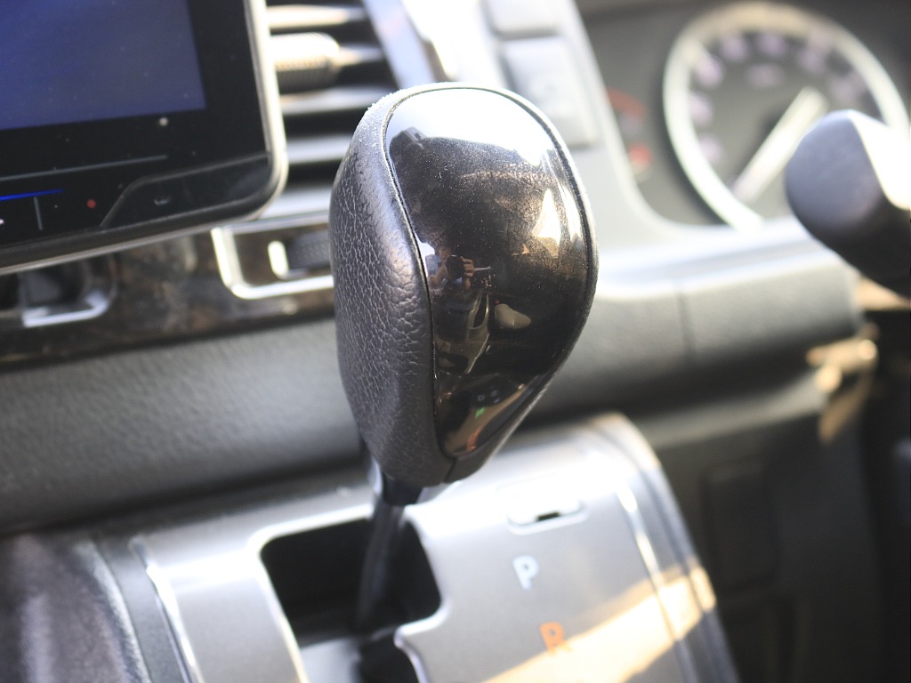 内外装、足回り、ナビと欲しい装備をパッケージングでコンプリートカスタム★もちろん追加カスタムもお任せください！どんなカスタムもお任せください！お客様のニーズに合わせたご提案をさせていただきます！