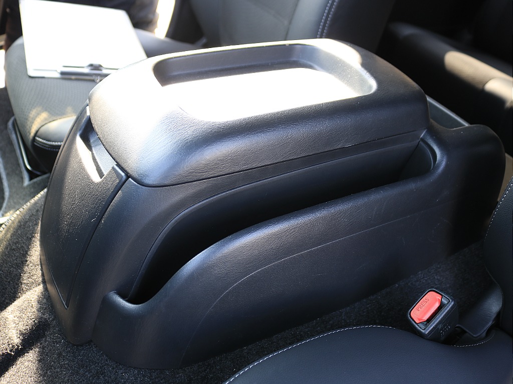 内外装、足回り、ナビと欲しい装備をパッケージングでコンプリートカスタム★もちろん追加カスタムもお任せください！どんなカスタムもお任せください！お客様のニーズに合わせたご提案をさせていただきます！