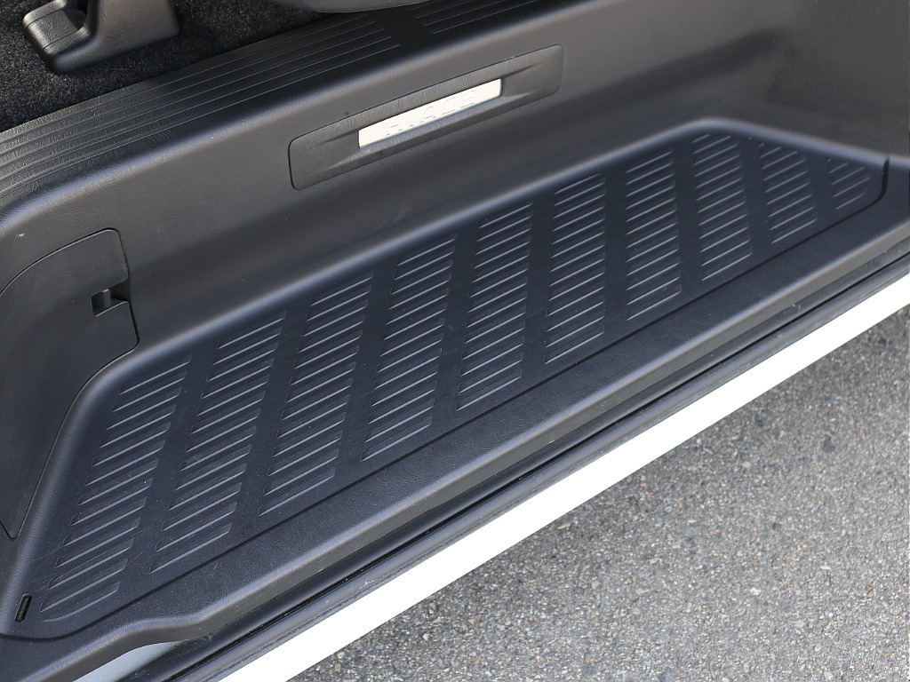 内外装、足回り、ナビと欲しい装備をパッケージングでコンプリートカスタム★もちろん追加カスタムもお任せください！どんなカスタムもお任せください！お客様のニーズに合わせたご提案をさせていただきます！