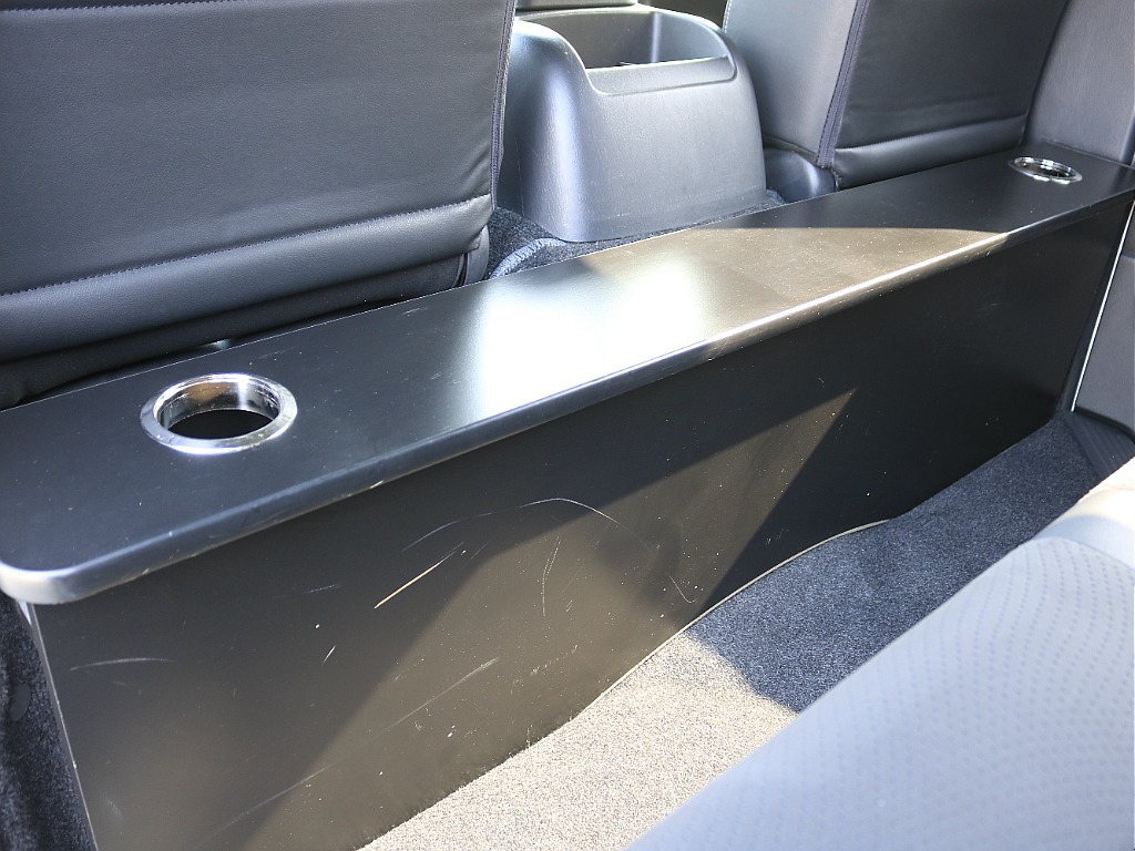 内外装、足回り、ナビと欲しい装備をパッケージングでコンプリートカスタム★もちろん追加カスタムもお任せください！どんなカスタムもお任せください！お客様のニーズに合わせたご提案をさせていただきます！