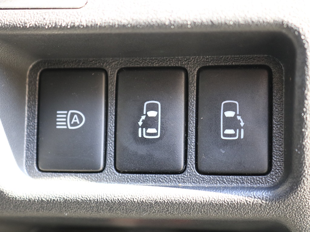 内外装、足回り、ナビと欲しい装備をパッケージングでコンプリートカスタム★もちろん追加カスタムもお任せください！どんなカスタムもお任せください！お客様のニーズに合わせたご提案をさせていただきます！