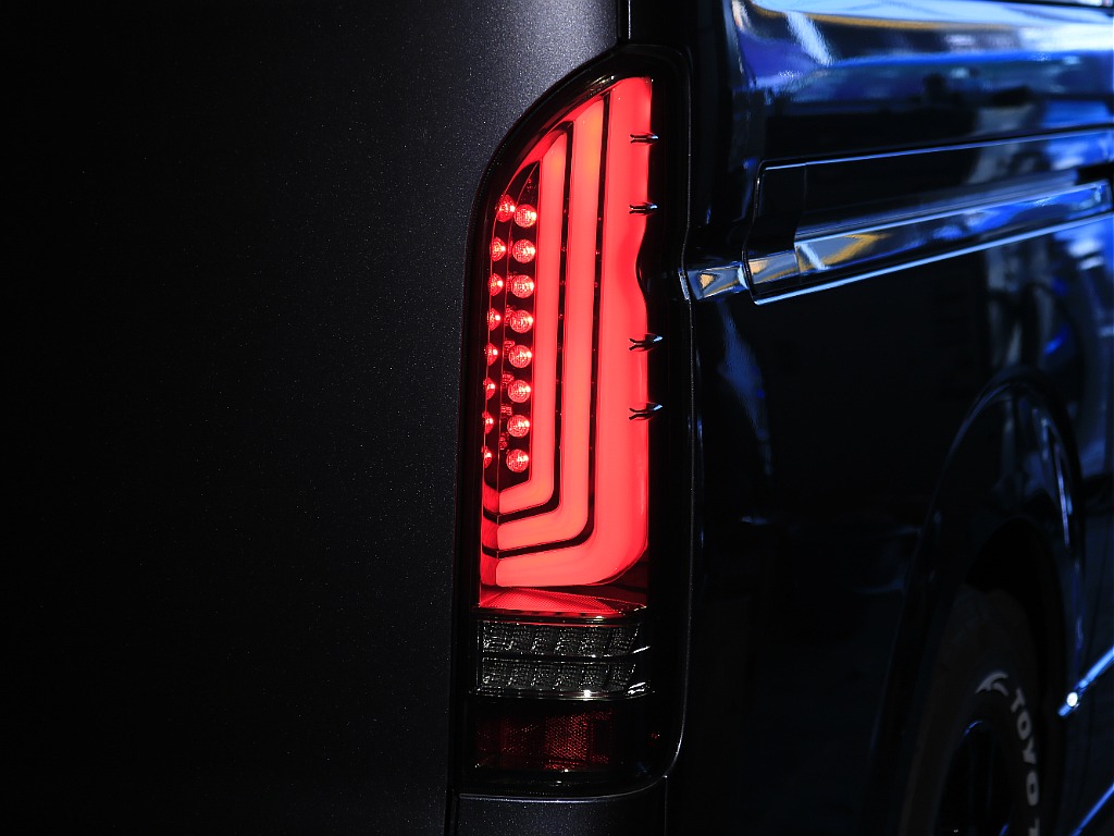 内外装、足回り、ナビと欲しい装備をパッケージングでコンプリートカスタム★もちろん追加カスタムもお任せください！どんなカスタムもお任せください！お客様のニーズに合わせたご提案をさせていただきます！