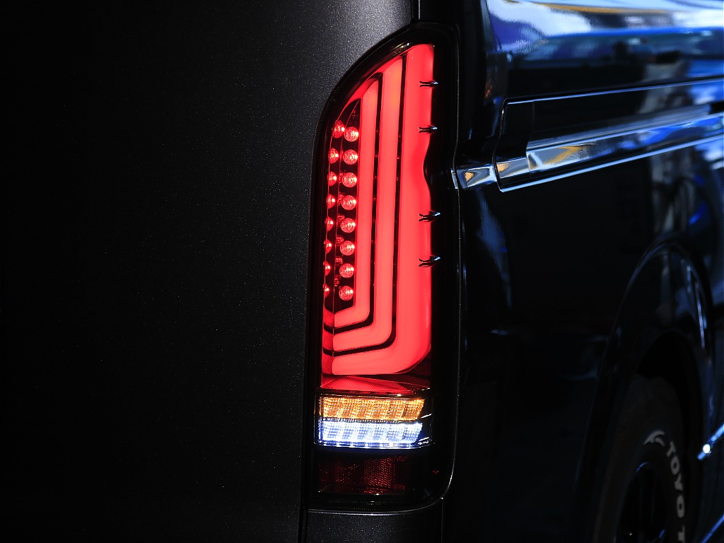 内外装、足回り、ナビと欲しい装備をパッケージングでコンプリートカスタム★もちろん追加カスタムもお任せください！どんなカスタムもお任せください！お客様のニーズに合わせたご提案をさせていただきます！