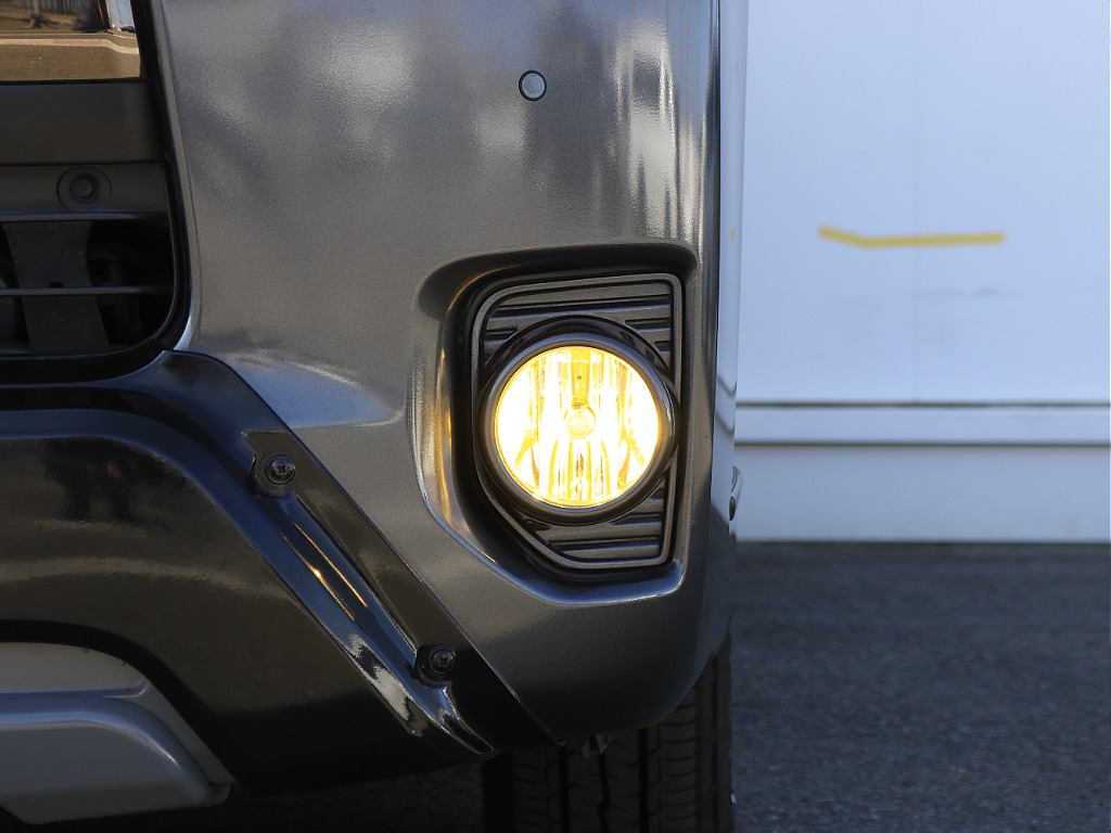 内外装、足回り、ナビと欲しい装備をパッケージングでコンプリートカスタム★もちろん追加カスタムもお任せください！どんなカスタムもお任せください！お客様のニーズに合わせたご提案をさせていただきます！