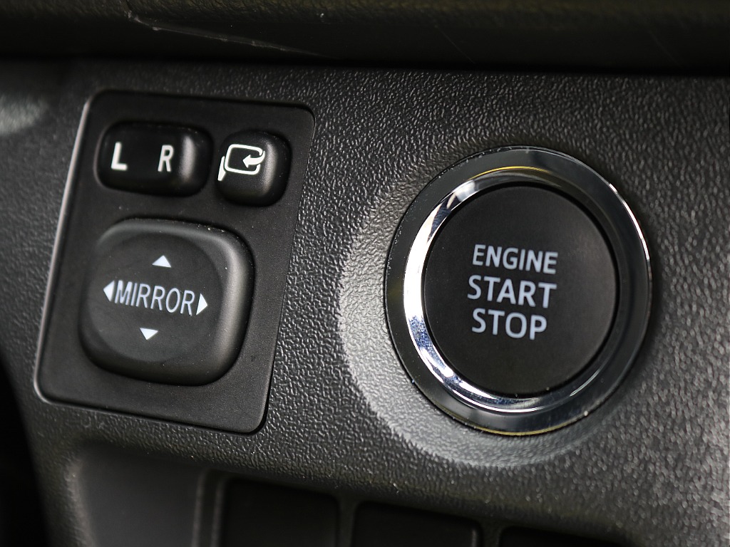 内外装、足回り、ナビと欲しい装備をパッケージングでコンプリートカスタム★もちろん追加カスタムもお任せください！どんなカスタムもお任せください！お客様のニーズに合わせたご提案をさせていただきます！