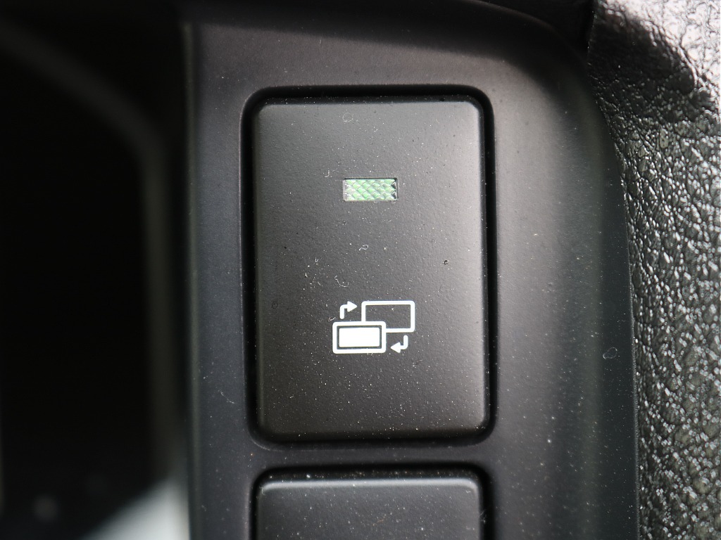 内外装、足回り、ナビと欲しい装備をパッケージングでコンプリートカスタム★もちろん追加カスタムもお任せください！どんなカスタムもお任せください！お客様のニーズに合わせたご提案をさせていただきます！