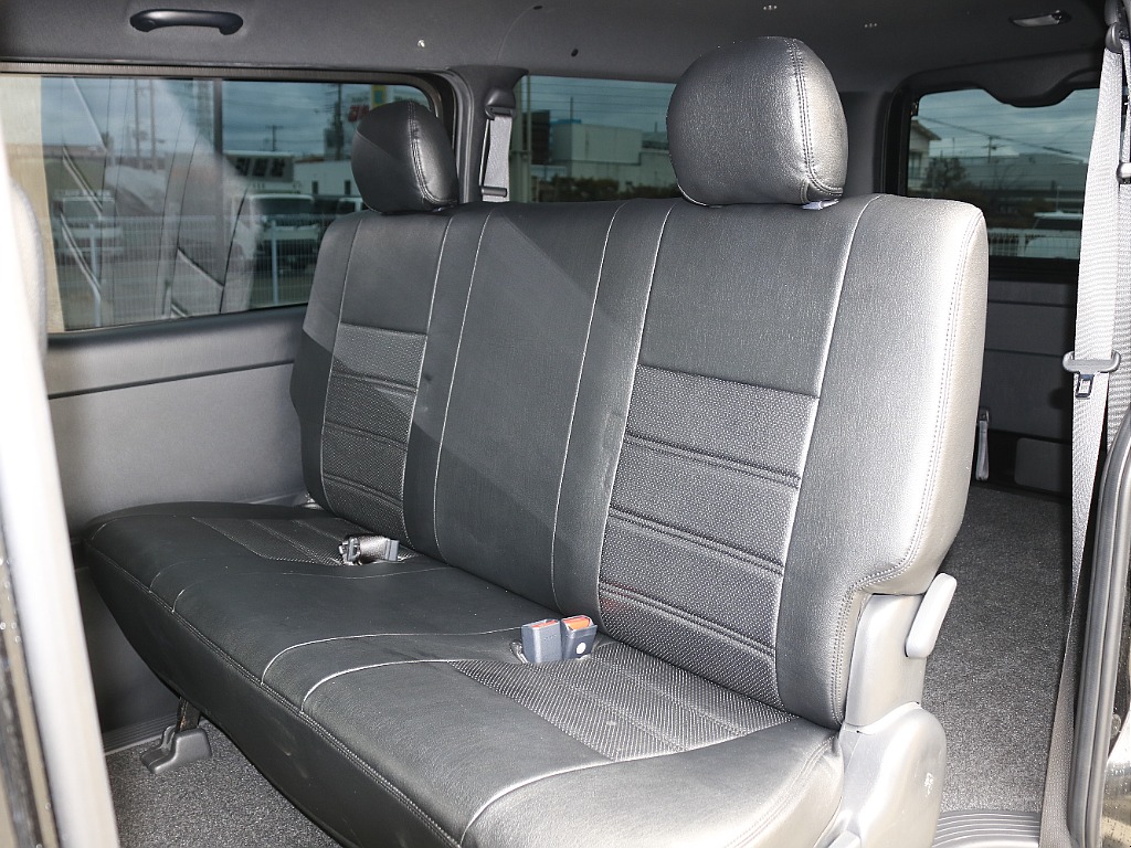 内外装、足回り、ナビと欲しい装備をパッケージングでコンプリートカスタム★もちろん追加カスタムもお任せください！どんなカスタムもお任せください！お客様のニーズに合わせたご提案をさせていただきます！