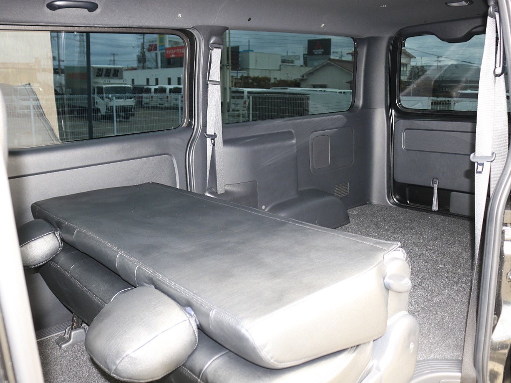 内外装、足回り、ナビと欲しい装備をパッケージングでコンプリートカスタム★もちろん追加カスタムもお任せください！どんなカスタムもお任せください！お客様のニーズに合わせたご提案をさせていただきます！