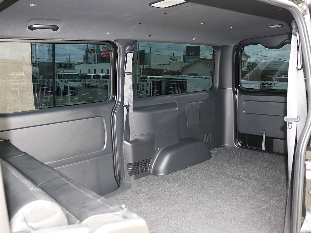 内外装、足回り、ナビと欲しい装備をパッケージングでコンプリートカスタム★もちろん追加カスタムもお任せください！どんなカスタムもお任せください！お客様のニーズに合わせたご提案をさせていただきます！