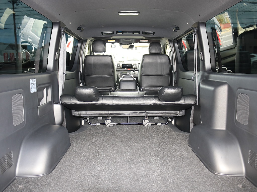 内外装、足回り、ナビと欲しい装備をパッケージングでコンプリートカスタム★もちろん追加カスタムもお任せください！どんなカスタムもお任せください！お客様のニーズに合わせたご提案をさせていただきます！