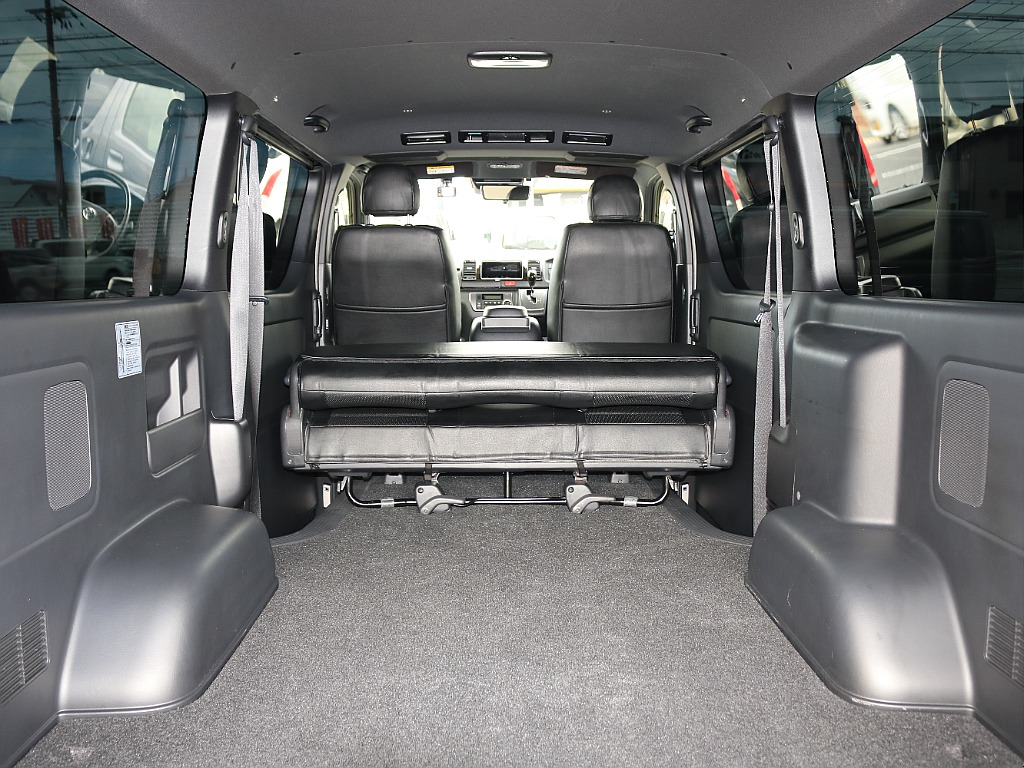 内外装、足回り、ナビと欲しい装備をパッケージングでコンプリートカスタム★もちろん追加カスタムもお任せください！どんなカスタムもお任せください！お客様のニーズに合わせたご提案をさせていただきます！