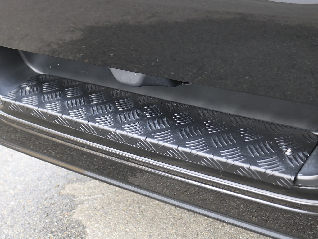 内外装、足回り、ナビと欲しい装備をパッケージングでコンプリートカスタム★もちろん追加カスタムもお任せください！どんなカスタムもお任せください！お客様のニーズに合わせたご提案をさせていただきます！