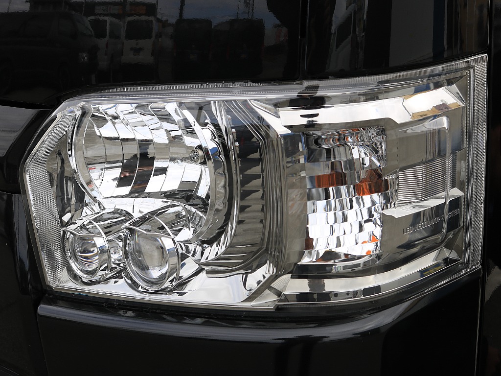 内外装、足回り、ナビと欲しい装備をパッケージングでコンプリートカスタム★もちろん追加カスタムもお任せください！どんなカスタムもお任せください！お客様のニーズに合わせたご提案をさせていただきます！