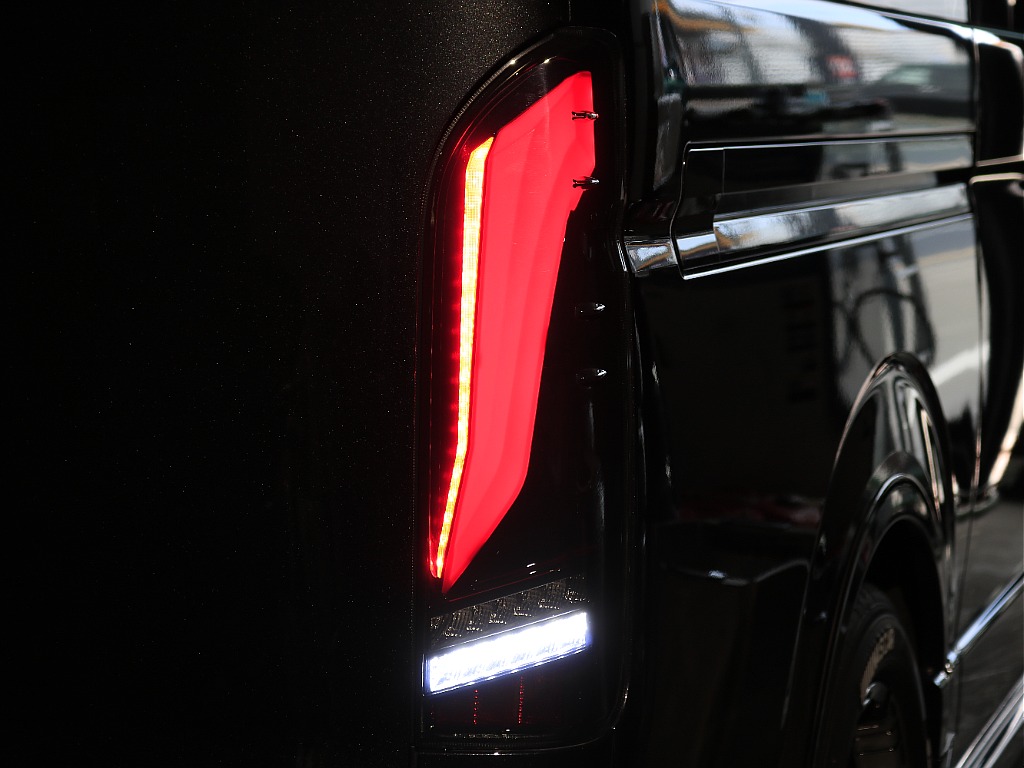 内外装、足回り、ナビと欲しい装備をパッケージングでコンプリートカスタム★もちろん追加カスタムもお任せください！どんなカスタムもお任せください！お客様のニーズに合わせたご提案をさせていただきます！