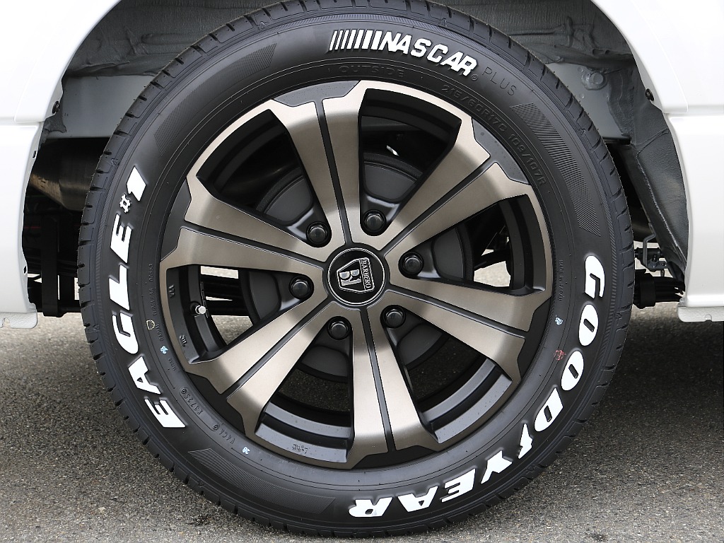 トヨタ ハイエースバン(14枚目)