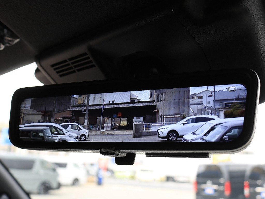 トヨタ ハイエースバン(3枚目)