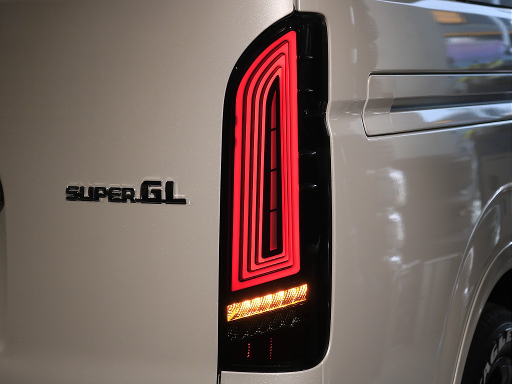 トヨタ ハイエースバン(51枚目)