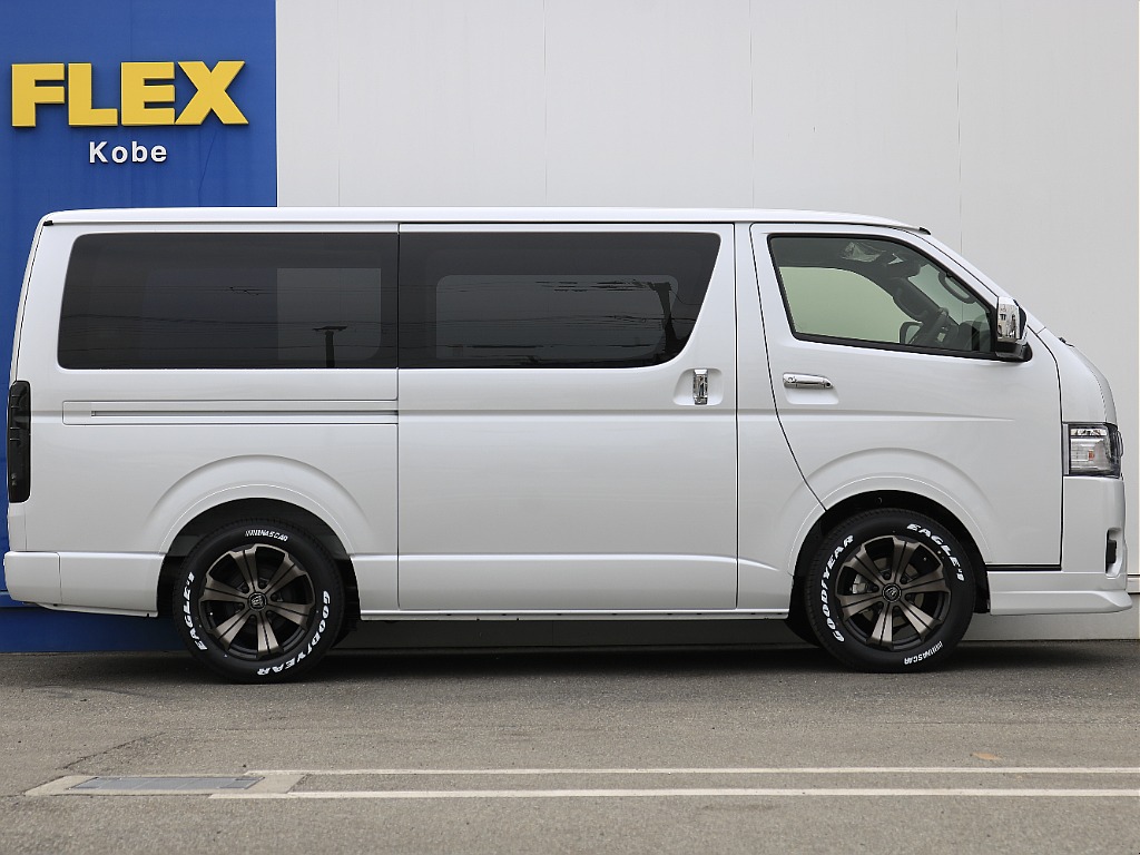 トヨタ ハイエースバン(9枚目)