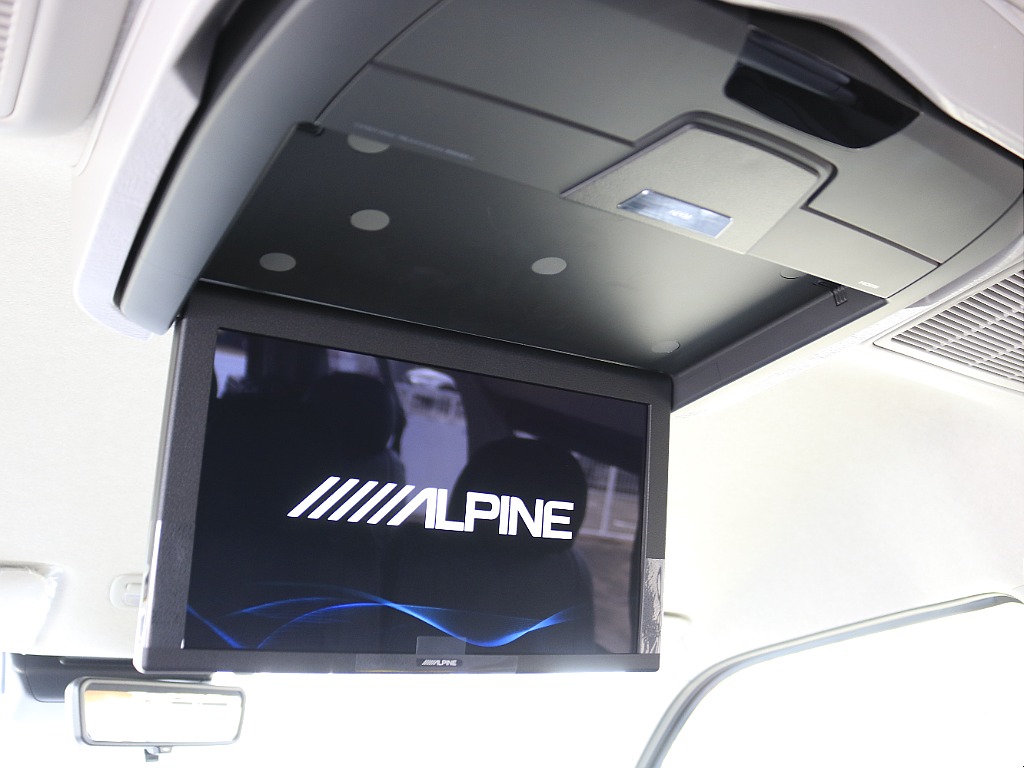 トヨタ ハイエース(3枚目)