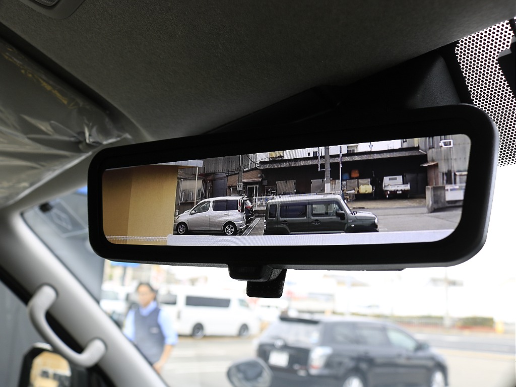 トヨタ ハイエース(4枚目)