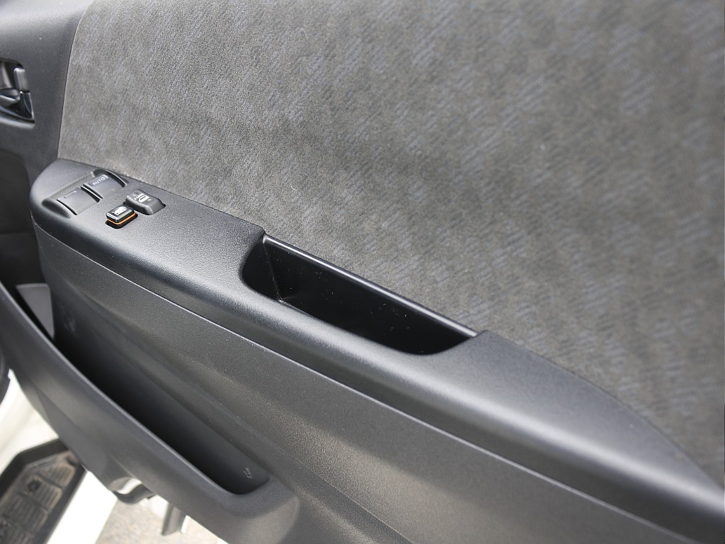 内外装、足回り、ナビと欲しい装備をパッケージングでコンプリートカスタム★もちろん追加カスタムもお任せください！どんなカスタムもお任せください！お客様のニーズに合わせたご提案をさせていただきます！