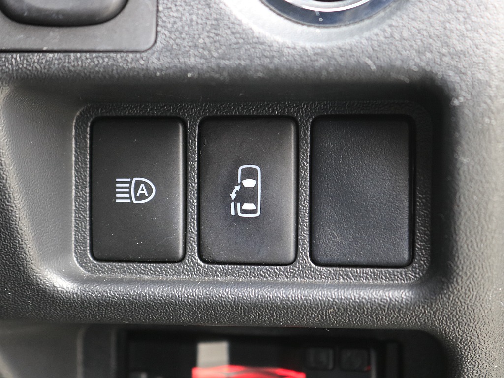 内外装、足回り、ナビと欲しい装備をパッケージングでコンプリートカスタム★もちろん追加カスタムもお任せください！どんなカスタムもお任せください！お客様のニーズに合わせたご提案をさせていただきます！