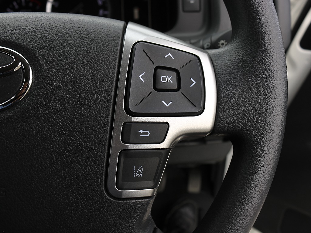 内外装、足回り、ナビと欲しい装備をパッケージングでコンプリートカスタム★もちろん追加カスタムもお任せください！どんなカスタムもお任せください！お客様のニーズに合わせたご提案をさせていただきます！