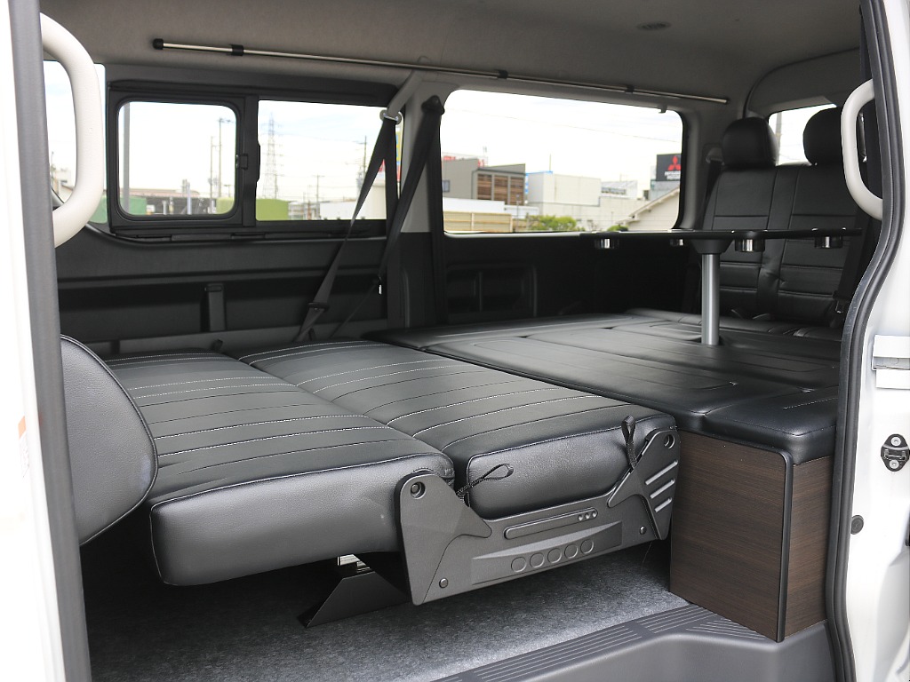 内外装、足回り、ナビと欲しい装備をパッケージングでコンプリートカスタム★もちろん追加カスタムもお任せください！どんなカスタムもお任せください！お客様のニーズに合わせたご提案をさせていただきます！