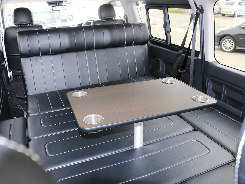 内外装、足回り、ナビと欲しい装備をパッケージングでコンプリートカスタム★もちろん追加カスタムもお任せください！どんなカスタムもお任せください！お客様のニーズに合わせたご提案をさせていただきます！