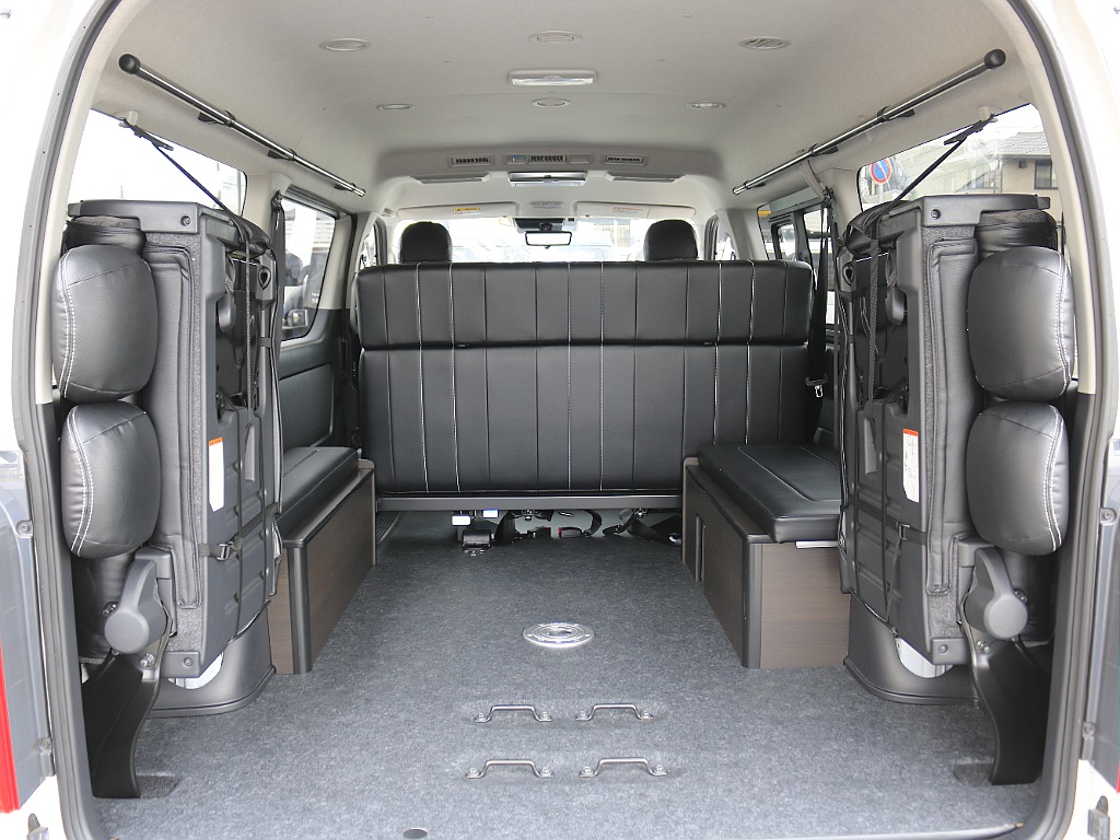 内外装、足回り、ナビと欲しい装備をパッケージングでコンプリートカスタム★もちろん追加カスタムもお任せください！どんなカスタムもお任せください！お客様のニーズに合わせたご提案をさせていただきます！