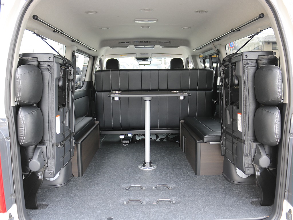 内外装、足回り、ナビと欲しい装備をパッケージングでコンプリートカスタム★もちろん追加カスタムもお任せください！どんなカスタムもお任せください！お客様のニーズに合わせたご提案をさせていただきます！