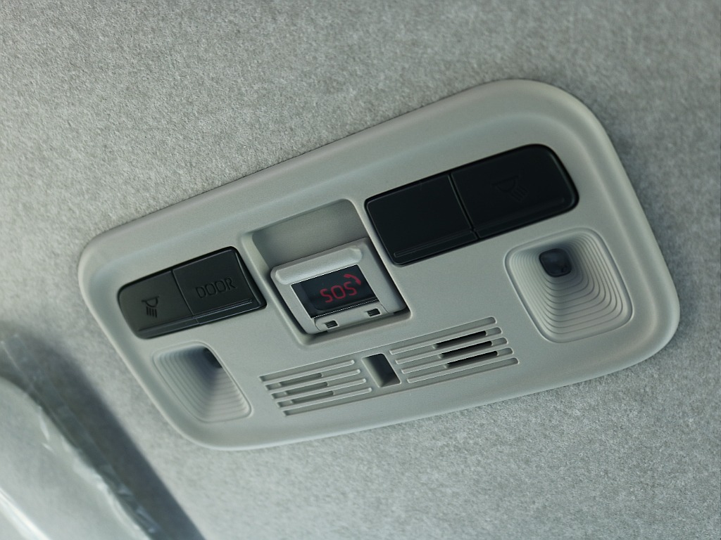 内外装、足回り、ナビと欲しい装備をパッケージングでコンプリートカスタム★もちろん追加カスタムもお任せください！どんなカスタムもお任せください！お客様のニーズに合わせたご提案をさせていただきます！