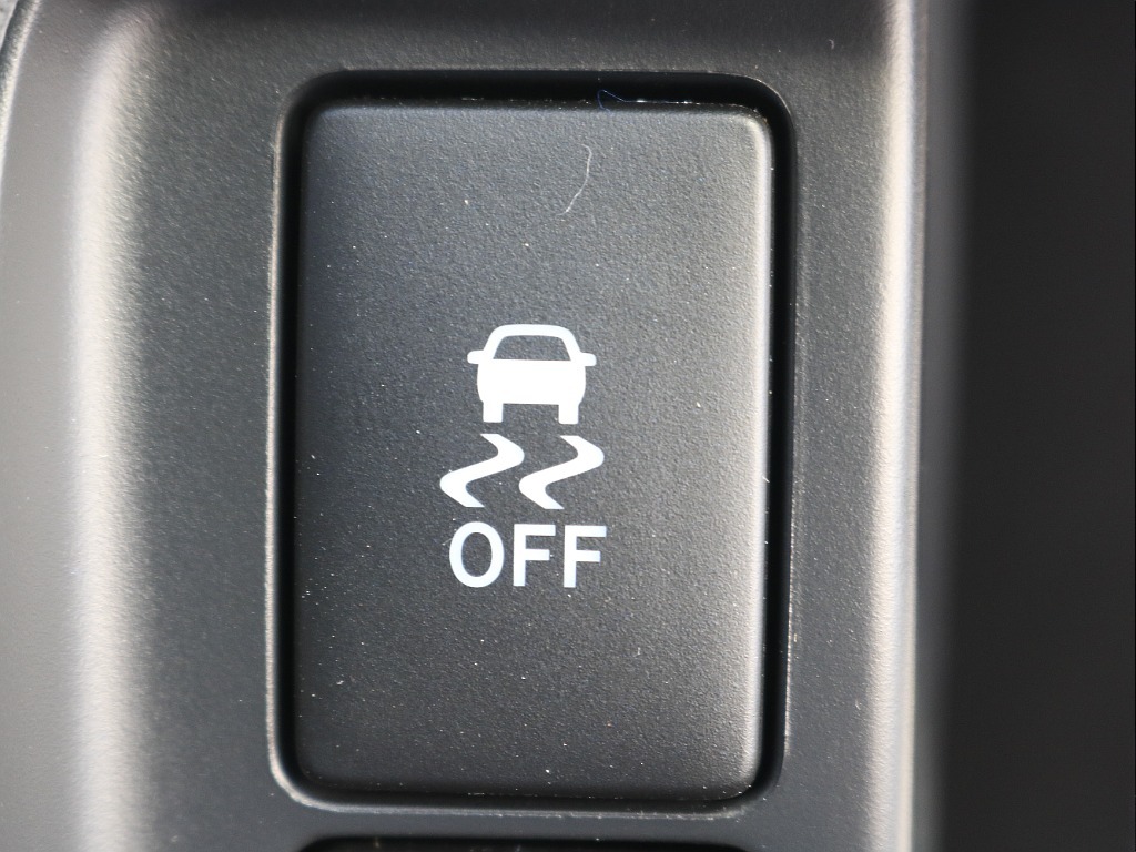 内外装、足回り、ナビと欲しい装備をパッケージングでコンプリートカスタム★もちろん追加カスタムもお任せください！どんなカスタムもお任せください！お客様のニーズに合わせたご提案をさせていただきます！